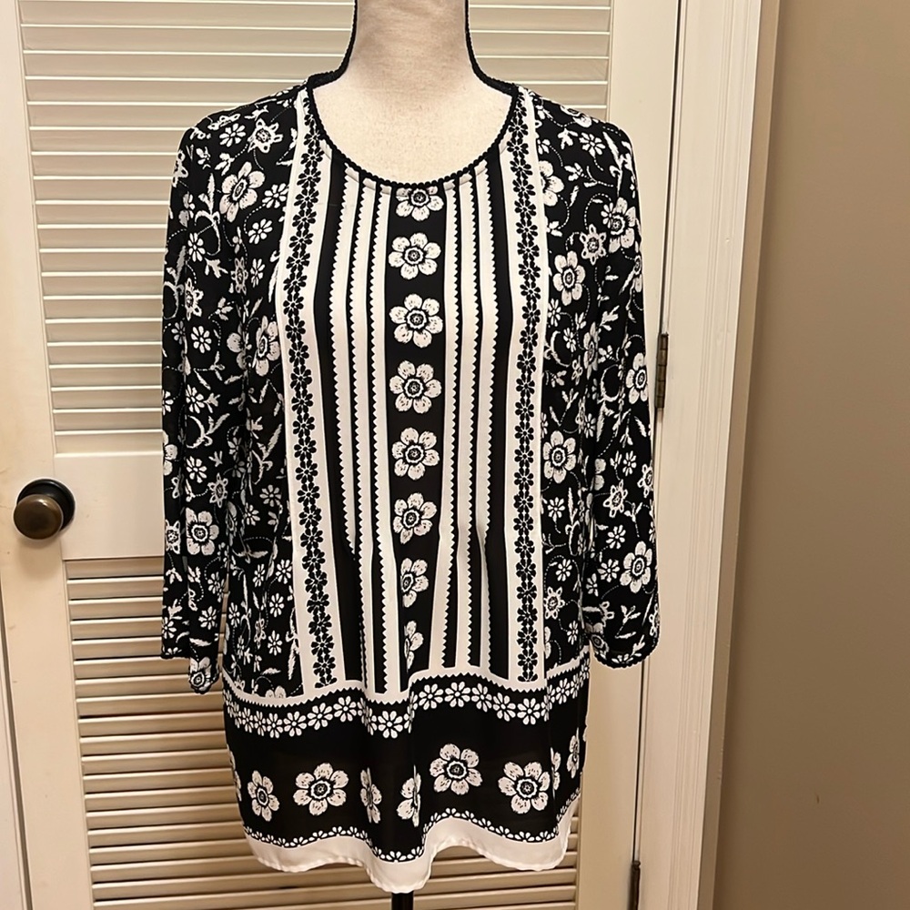 J Jill Multi Print Blouse in Black and Off White, Size Small, EUC